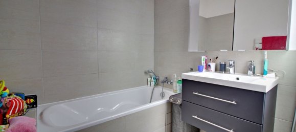 6 bedrooms Villa in Poissy, France No. 184023 8