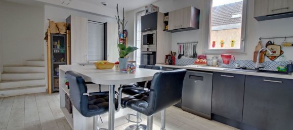 6 bedrooms Villa in Poissy, France No. 184023 6