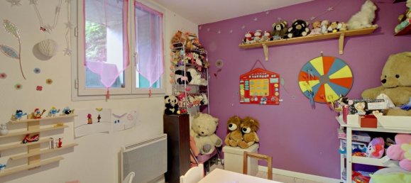 6 bedrooms Villa in Poissy, France No. 184023 13