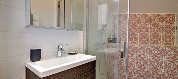 6 bedrooms Villa in Poissy, France No. 184023 11