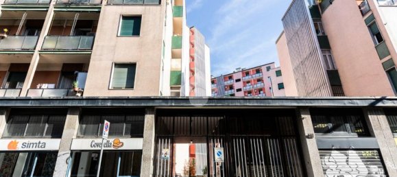 1 bedroom Apartment in Milan, Italy No. 329589 3