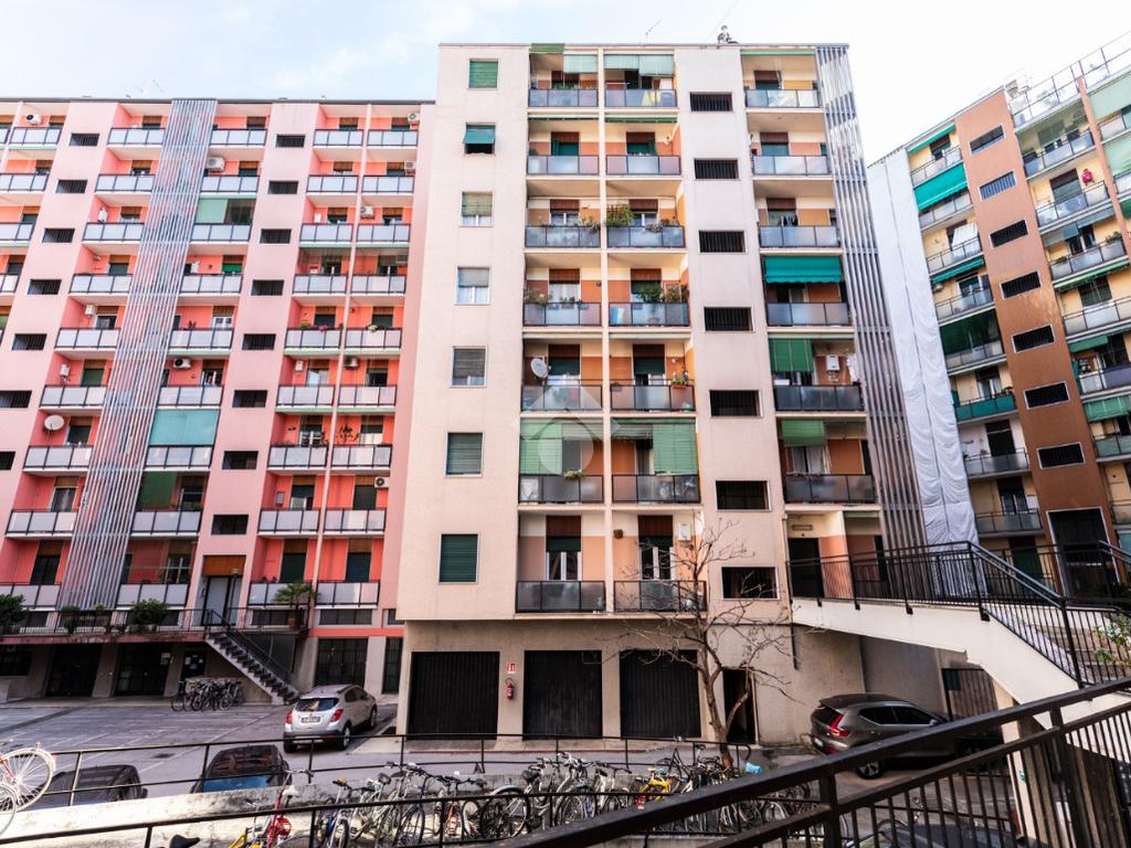 1 bedroom Apartment in Milan, Italy No. 329589