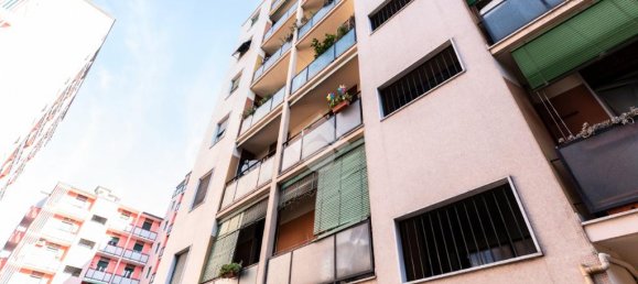 1 bedroom Apartment in Milan, Italy No. 329589 2