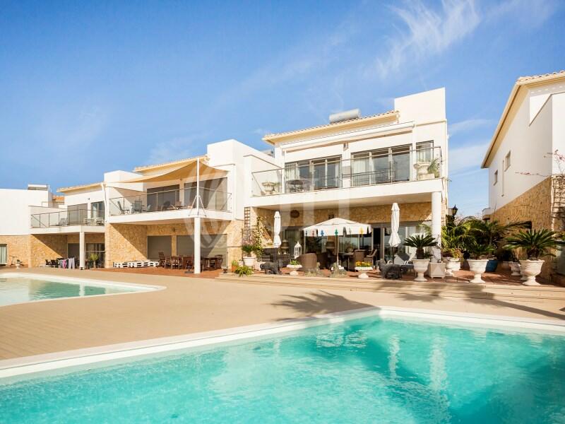 4 bedrooms Villa in Albufeira, Portugal No. 92400