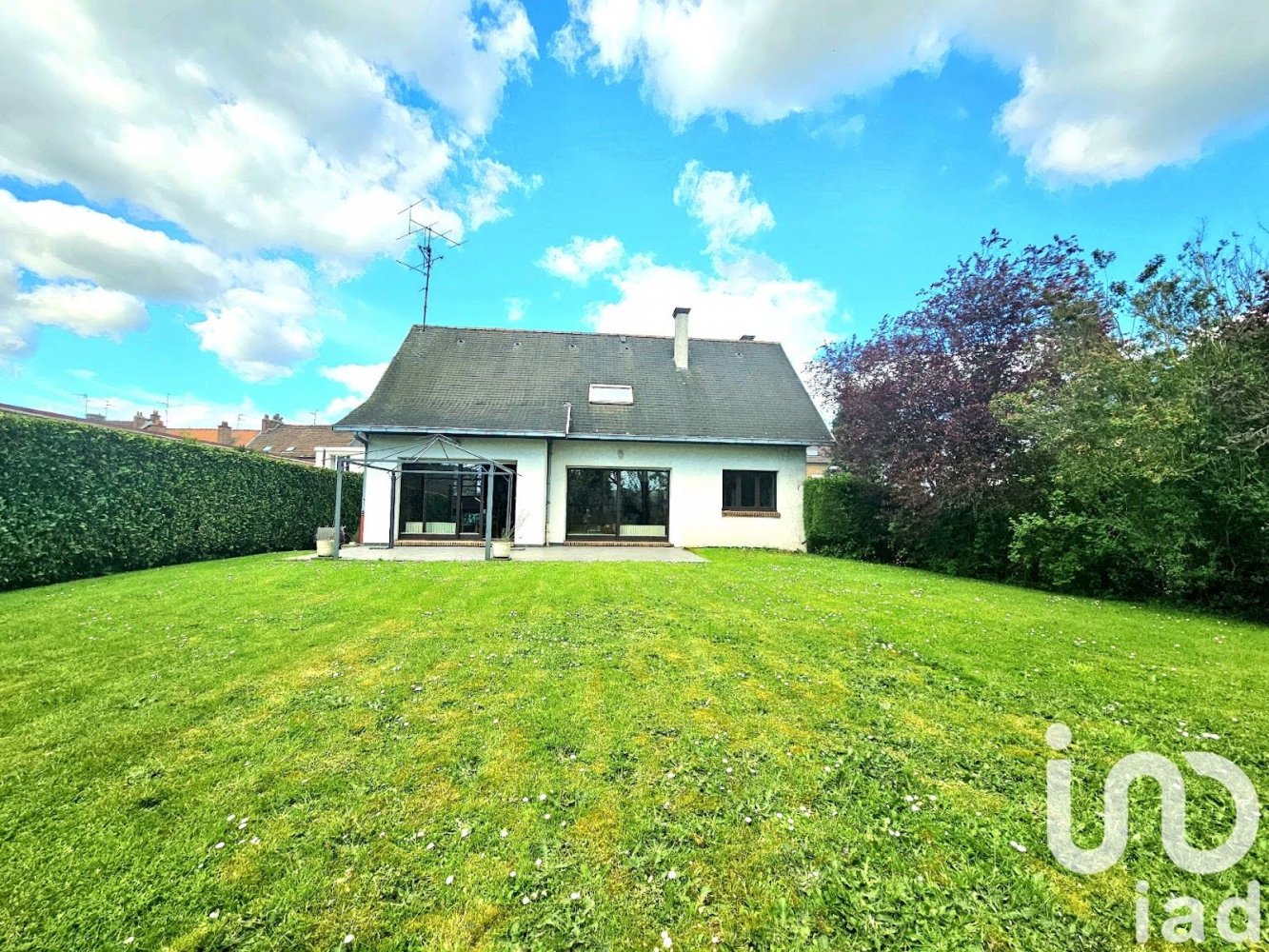 Casa de 7 habitaciónes en Saint-Saulve, France No. 58102