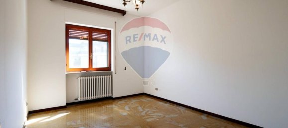 4 rooms Apartment in Bari, Italy No. 39363 25