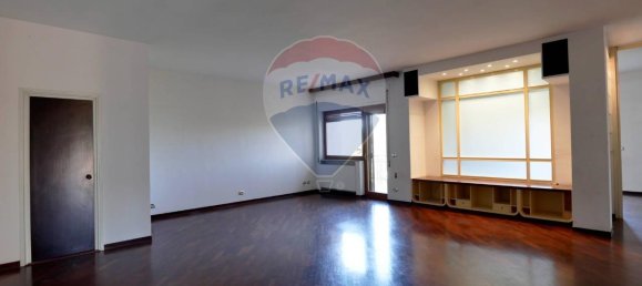 4 rooms Apartment in Bari, Italy No. 39363 7