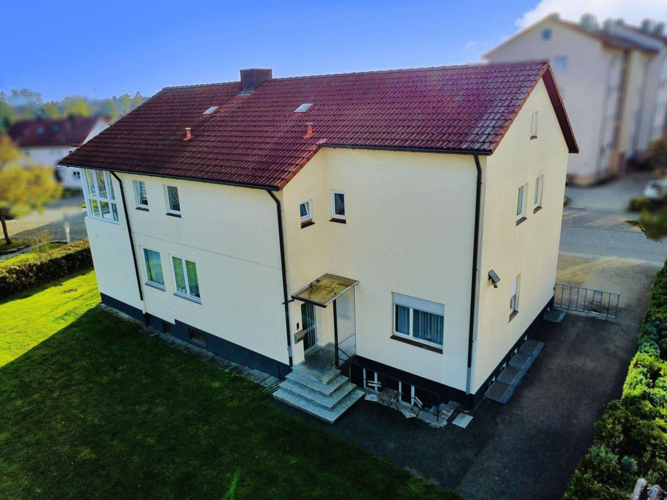 Здание с 4 спальнями в Швебиш Халль, Германия № 17922