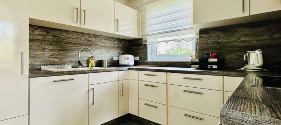 Здание с 4 спальнями в Швебиш Халль, Германия № 17922 5