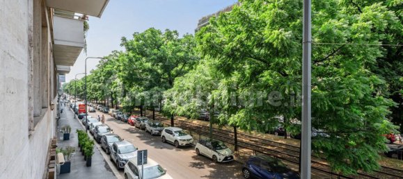 2 bedrooms Apartment in Milan, Italy No. 369941 8