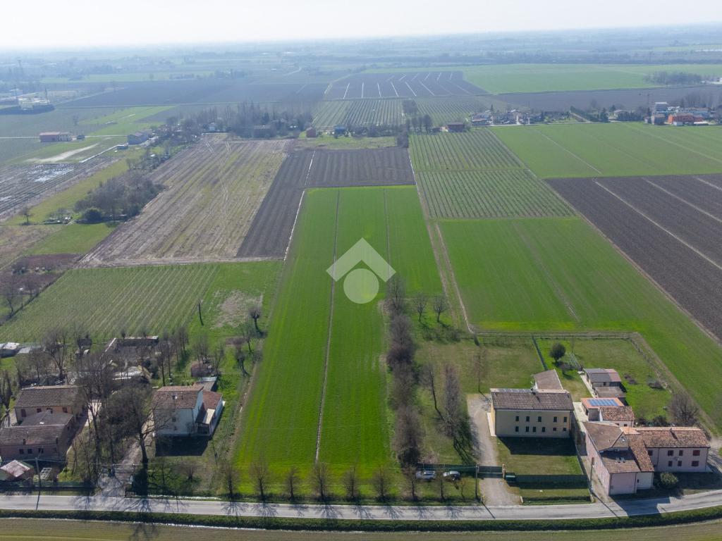 Terreno em Novi di Modena, Italy 24000 m² N.º 77347