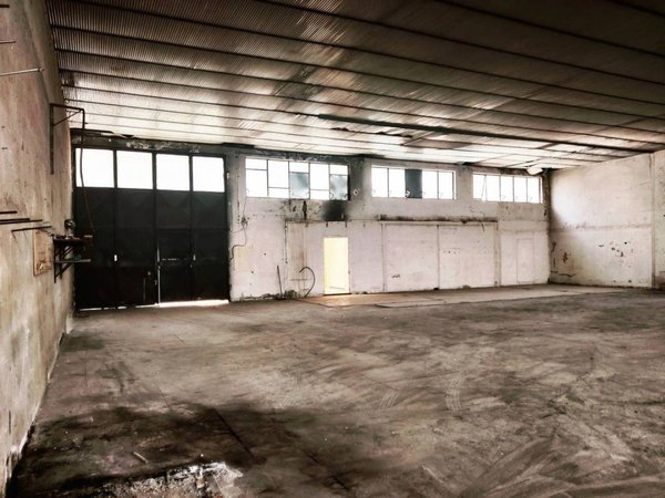 2 rooms Warehouse in Montecassiano, Italy No. 133202