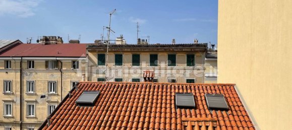 2 bedrooms Apartment in Trieste, Italy No. 319844 3