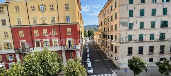 2 bedrooms Apartment in Trieste, Italy No. 319844 2