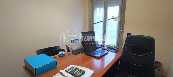 Escritório em Bergamo, Italy 90 m² N.º 313781 9