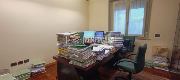 Escritório em Bergamo, Italy 90 m² N.º 313781 12