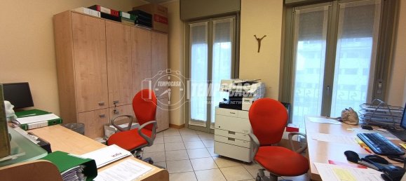 Escritório em Bergamo, Italy 90 m² N.º 313781 3
