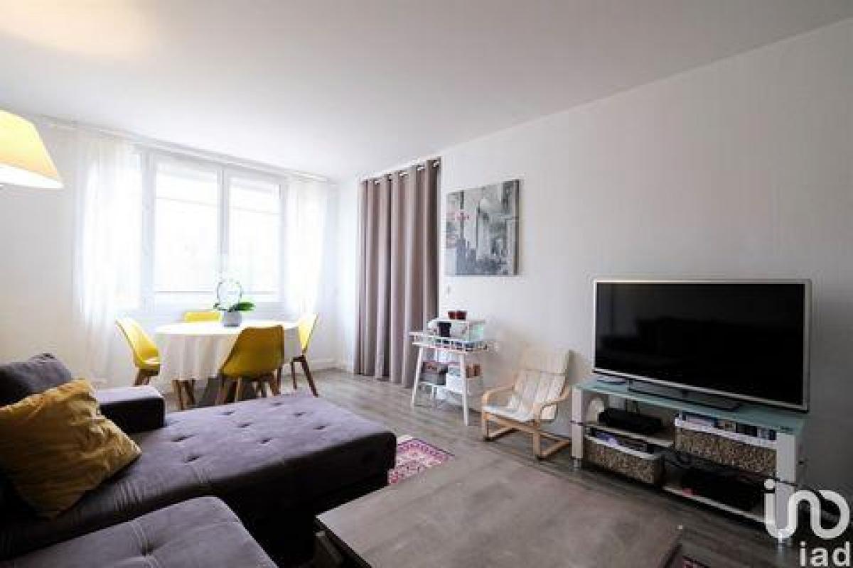 3 bedrooms Condo in Bougival, France No. 36602