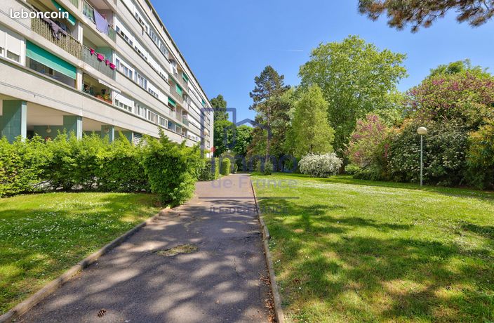 2 rooms Apartment in Gagny, France No. 305932