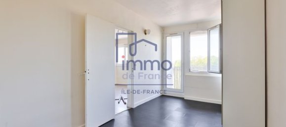 2 rooms Apartment in Gagny, France No. 305932 5