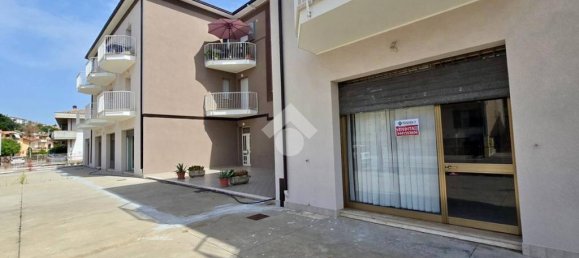 600m² Commercial property in Notaresco, Italy No. 361671 14