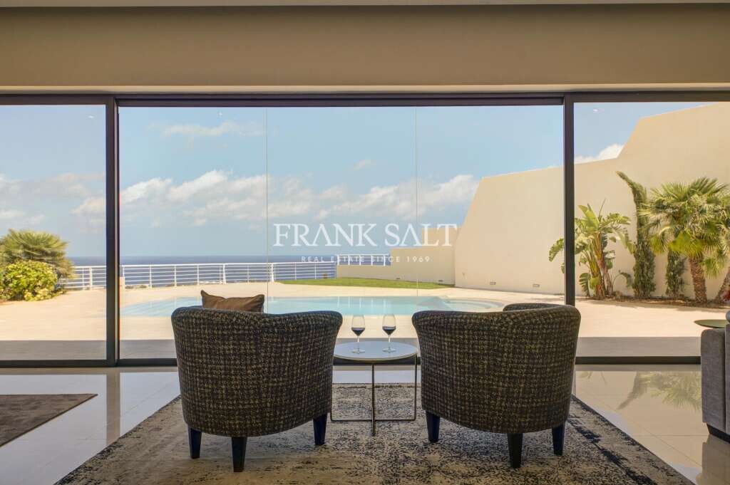 7 bedrooms Villa in Bahar ic-Caghaq, Malta No. 3763