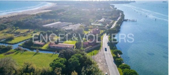 3 rooms Apartment in Venice, Italy No. 103831 4