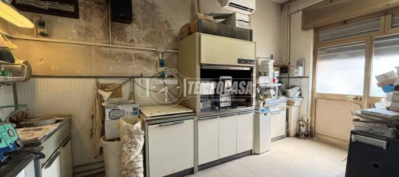 1-Zimmer Gewerbliche Immobilie in Rome, Italy, Nr. 306529 3