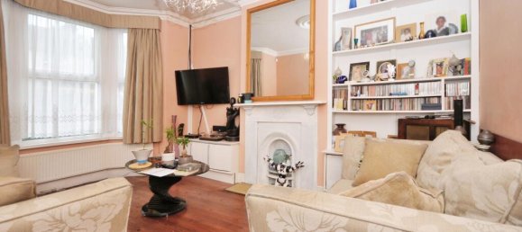 3 bedrooms House in Thornton Heath, United Kingdom No. 11593 2