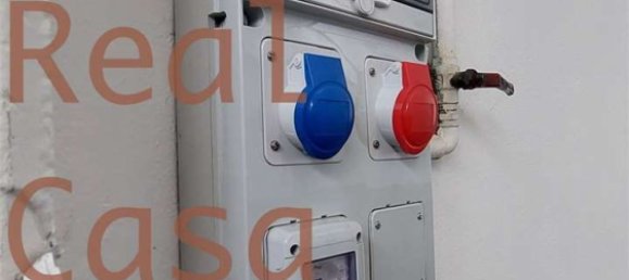 Lagerhaus in Modena, Italy 1260m², Nr. 359414 3