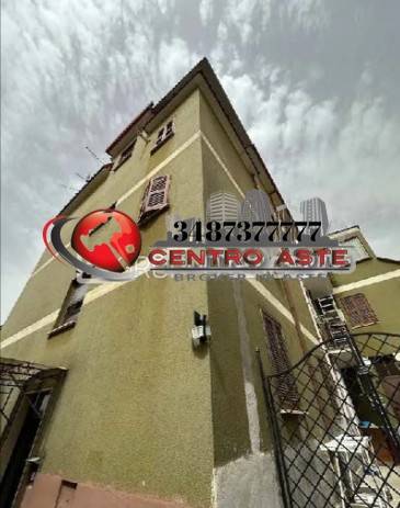 4 bedrooms Apartment in Rome, Italy No. 336552