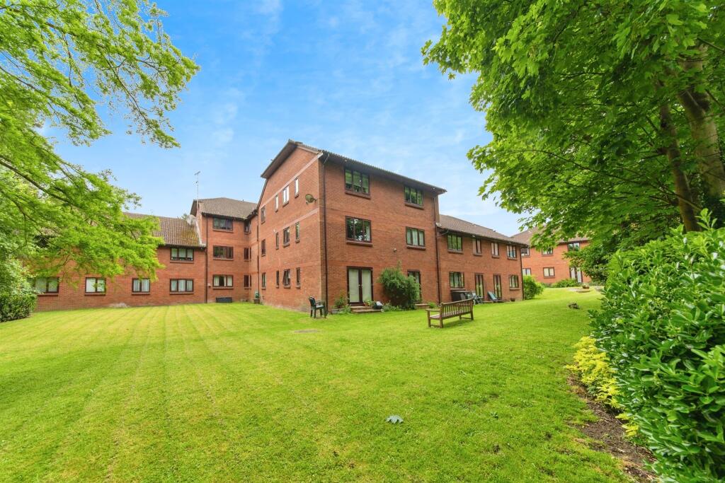 1 bedroom Apartment in Bushey, United Kingdom No. 6252