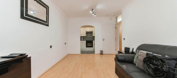 1 bedroom Apartment in Bushey, United Kingdom No. 6252 9