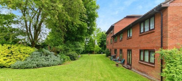 1 bedroom Apartment in Bushey, United Kingdom No. 6252 12