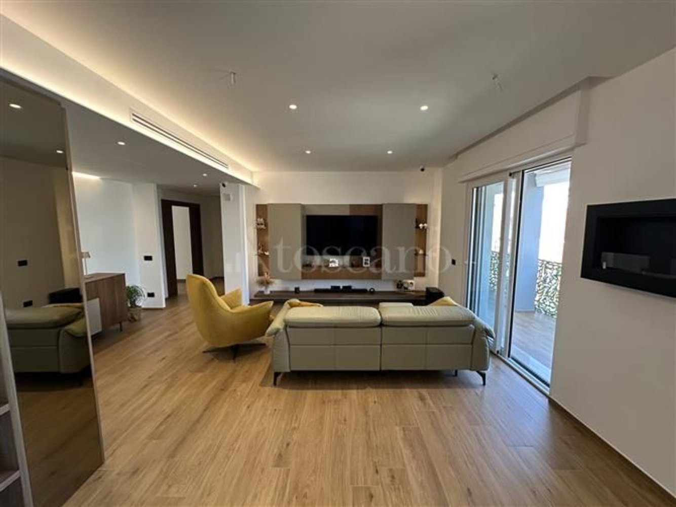 5 غرف نوم شقة في Bari, Italy رقم 322751