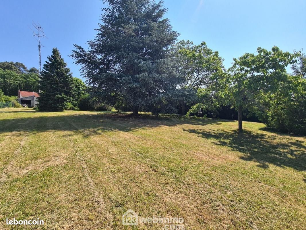 2463m² Land in Boutigny-sur-Essonne, France No. 166872