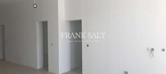 Laden in Paola, Malta 120m², Nr. 12473 5