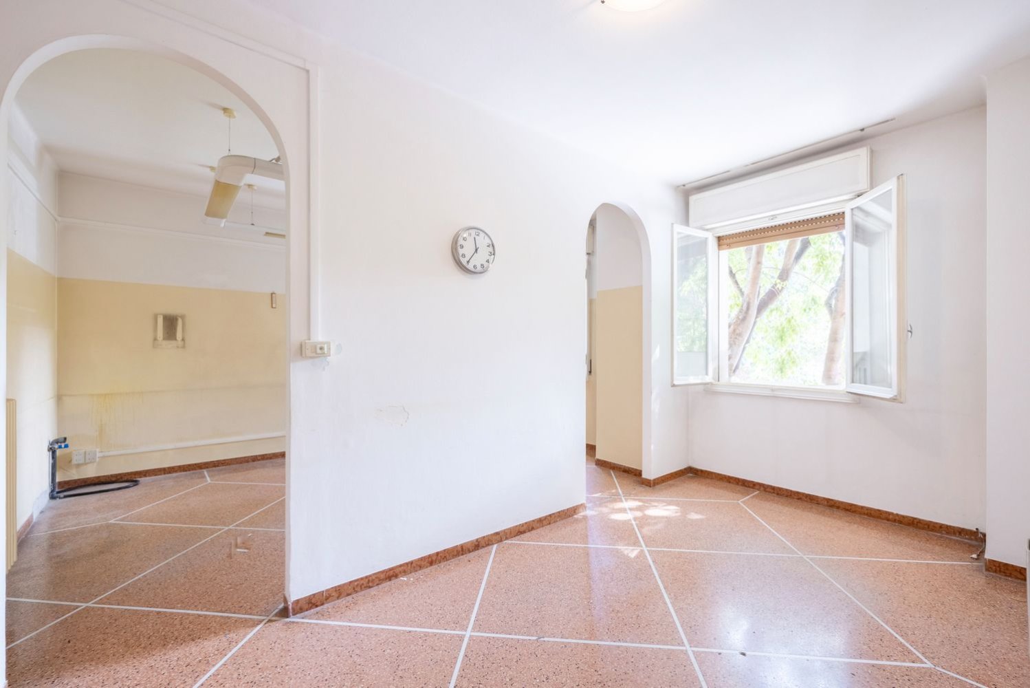 5 bedrooms Apartment in Bologna, Italy No. 352622