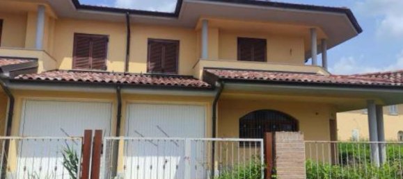 Villa de 3 habitaciónes en Roncaro, Italy No. 3359 13
