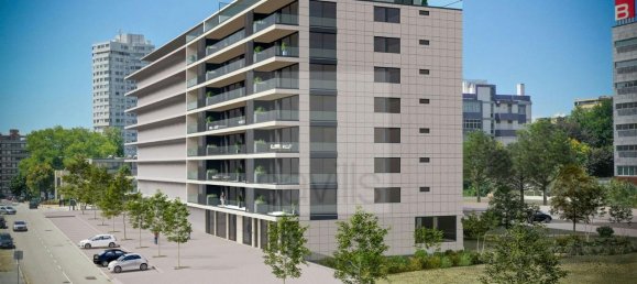 75m² Commercial property in Porto, Portugal No. 15678 2