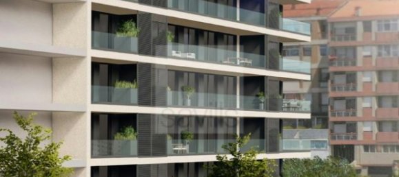 75m² Commercial property in Porto, Portugal No. 15678 3