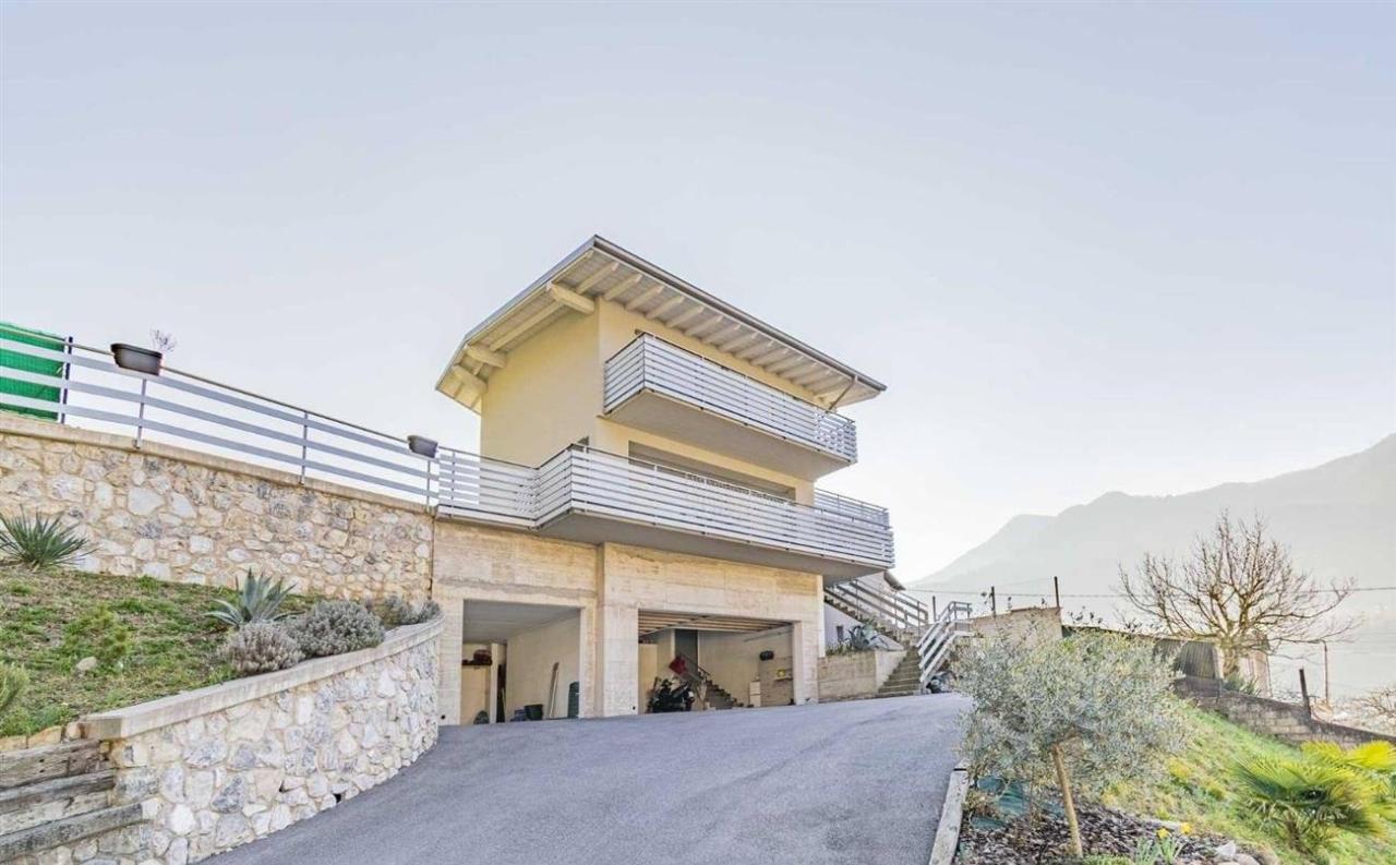 6 rooms Villa in Zogno, Italy No. 25824