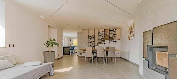 6 rooms Villa in Zogno, Italy No. 25824 3