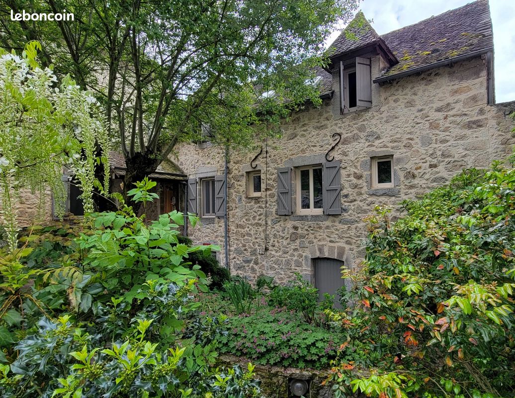 6 bedrooms House in Aveyron, France No. 339044