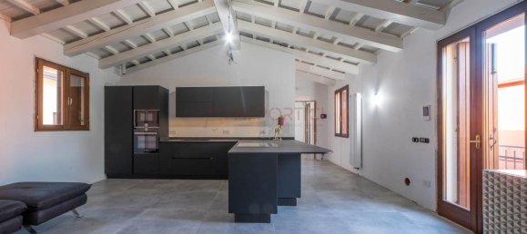 4 rooms Apartment in Piove di Sacco, Italy No. 235658 2