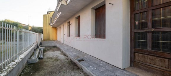 4 rooms Apartment in Piove di Sacco, Italy No. 235658 16