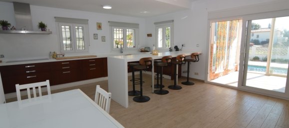 5 bedrooms Villa in Marbella, Spain No. 147045 4