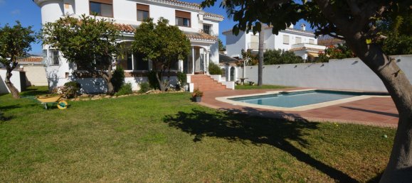 5 bedrooms Villa in Marbella, Spain No. 147045 2