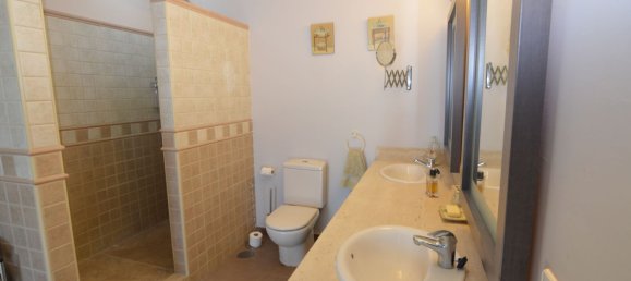 5 bedrooms Villa in Marbella, Spain No. 147045 13