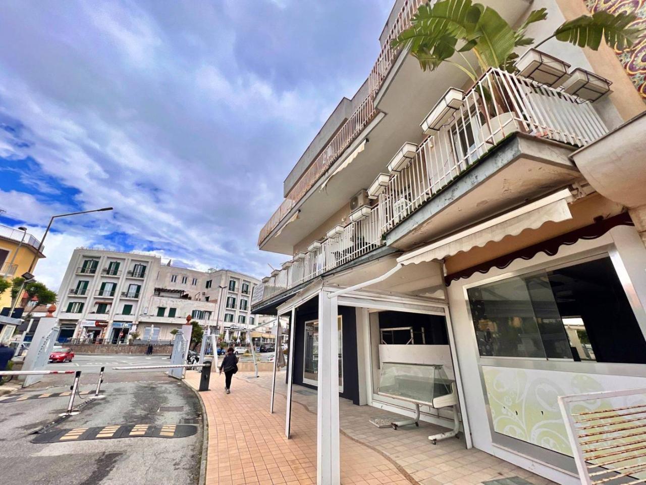 2 rooms Apartment in Pozzuoli, Italy No. 19339